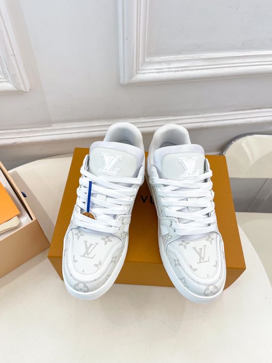 Louis Vuitton Premium Grain Leather Retro Casual Sneakers