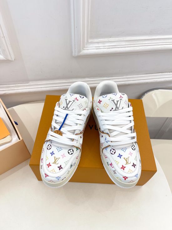 Louis Vuitton Premium Leather Low-Top Casual Sneakers
