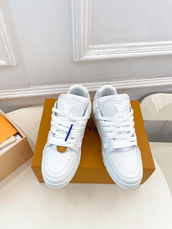 Louis Vuitton Premium Leather Retro Casual Sneakers