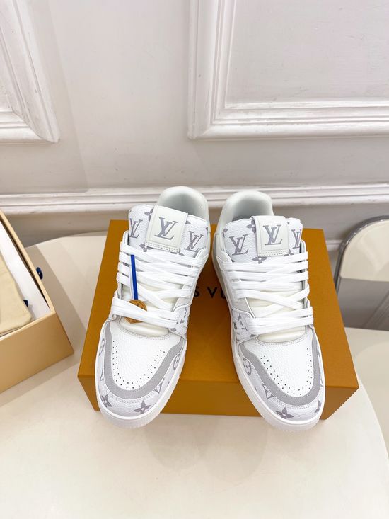 Louis Vuitton Premium Grain Leather Upper Casual Sneakers
