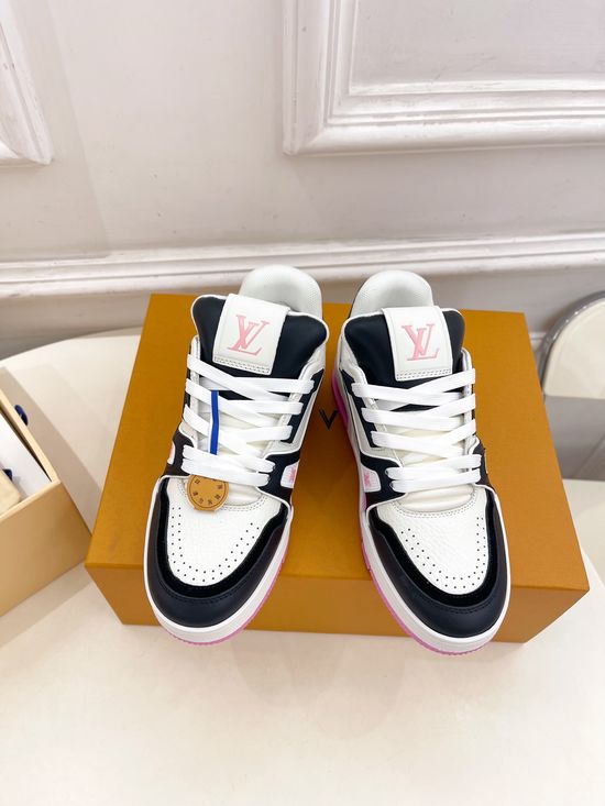 Louis Vuitton Premium Leather Retro Casual Sneakers
