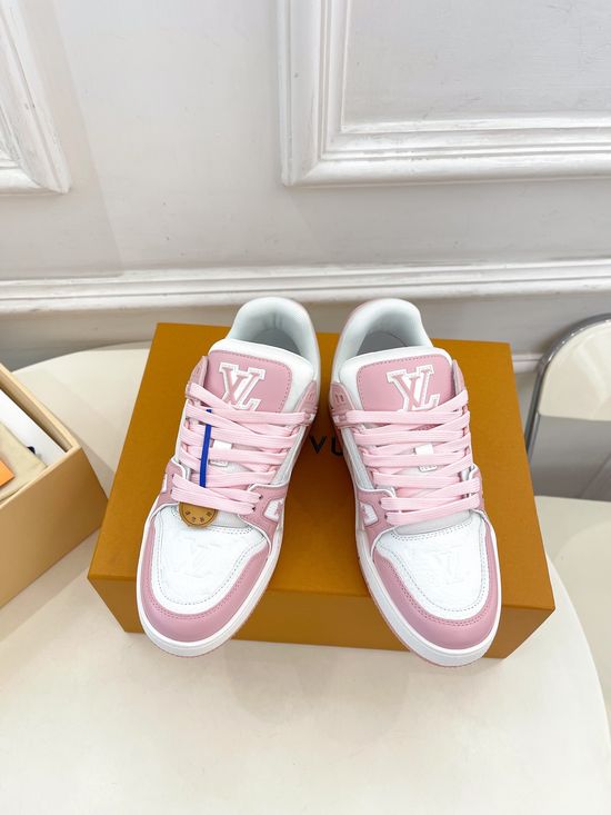 Louis Vuitton Premium Leather Retro Casual Sneakers