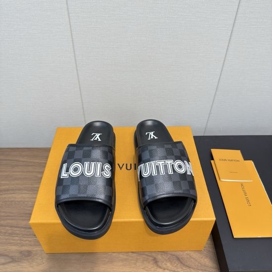 Louis Vuitton LV Classic Slip On Comfortable Fashion Slides