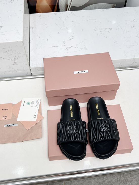 Miu Miu Embroidered Flat Slip-On Casual Slippers