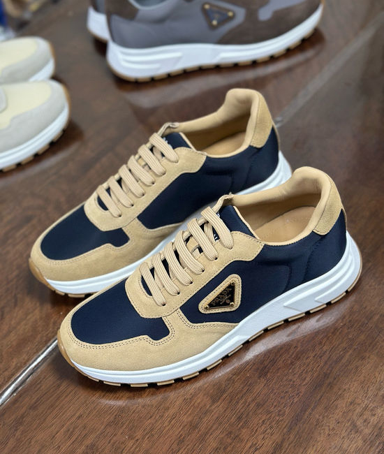 Prada Comfortable Casual Sneakers with Wear Resistant Sole