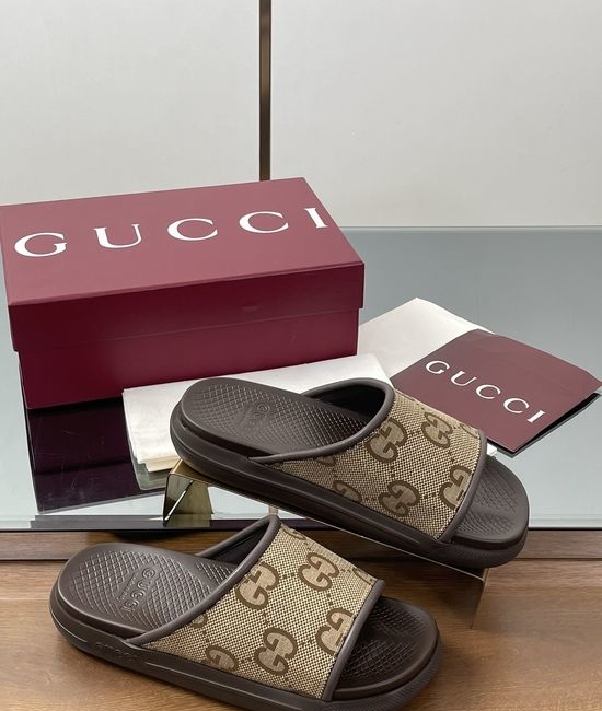 Gucci Classic Pattern Embroidered Slip On Flat Casual Sandals