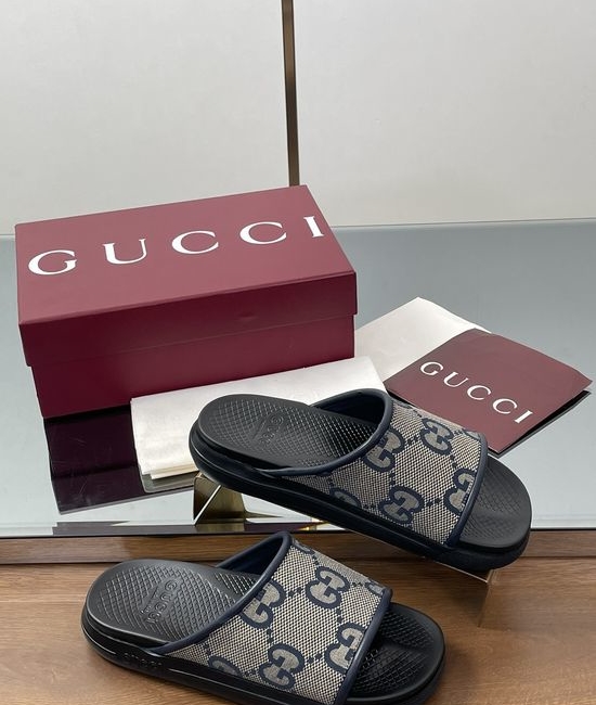 Gucci Classic Pattern Embroidered Slip On Flat Casual Sandals
