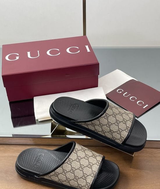 Gucci Classic Pattern Embroidered Slip On Flat Casual Sandals