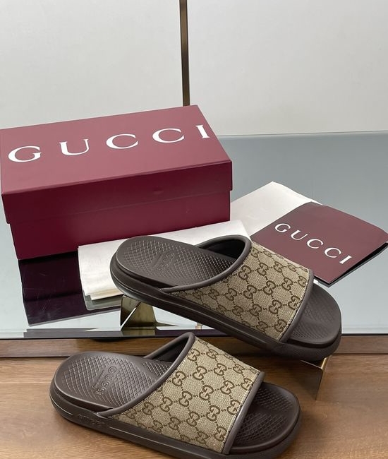 Gucci Classic Pattern Embroidered Slip On Flat Casual Sandals