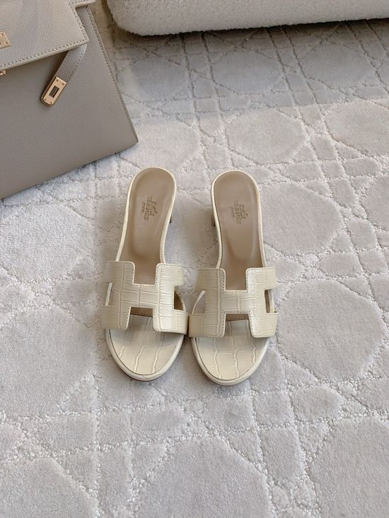 Hermes Crocodile Pattern Chunky Heel Slide Sandals