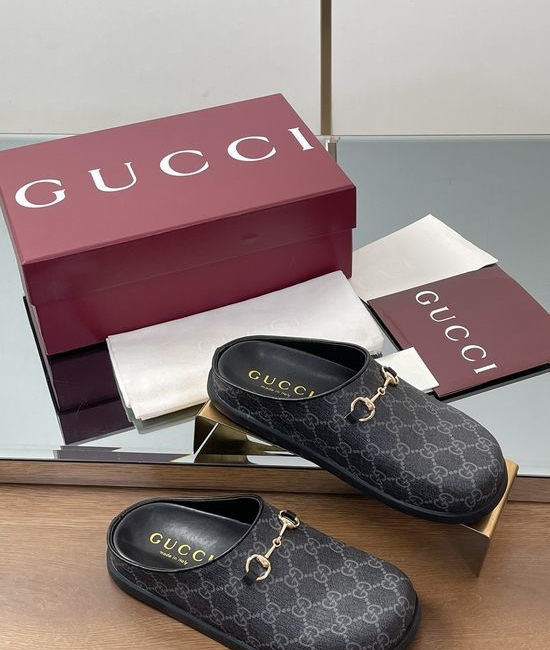 Gucci Classic Pattern Closed Toe Slip On Mule Slides