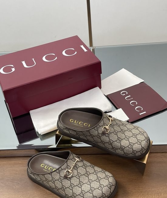 Gucci Classic Pattern Closed Toe Slip On Mule Slides