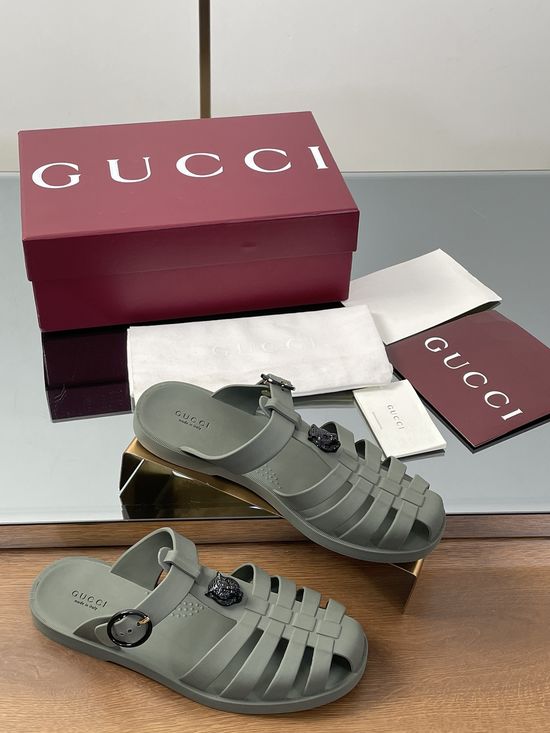 Gucci Logo Detail Rubber Sandals Comfortable Casual Footwear