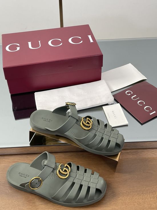 Gucci Logo Detail Rubber Sandals Comfortable Casual Footwear
