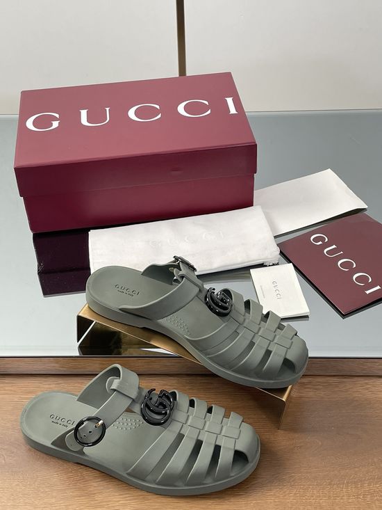 Gucci Logo Detail Rubber Sandals Comfortable Casual Footwear