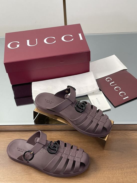 Gucci Logo Detail Rubber Sandals Comfortable Casual Footwear