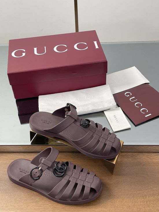 Gucci Logo Detail Rubber Sandals Comfortable Casual Footwear