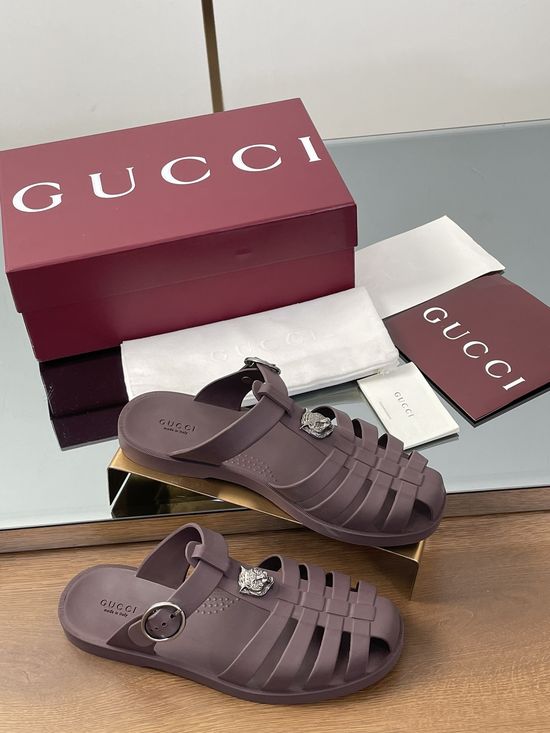 Gucci Logo Detail Rubber Sandals Comfortable Casual Footwear