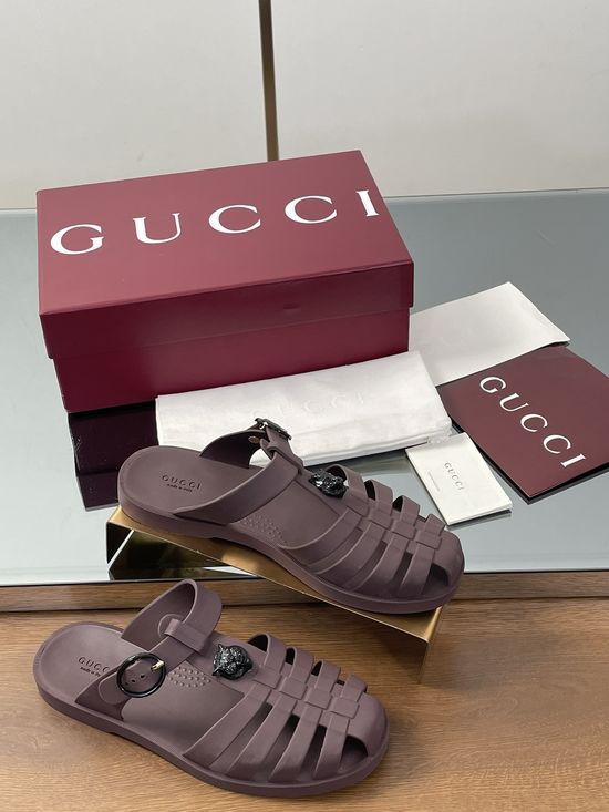 Gucci Logo Detail Rubber Sandals Comfortable Casual Footwear