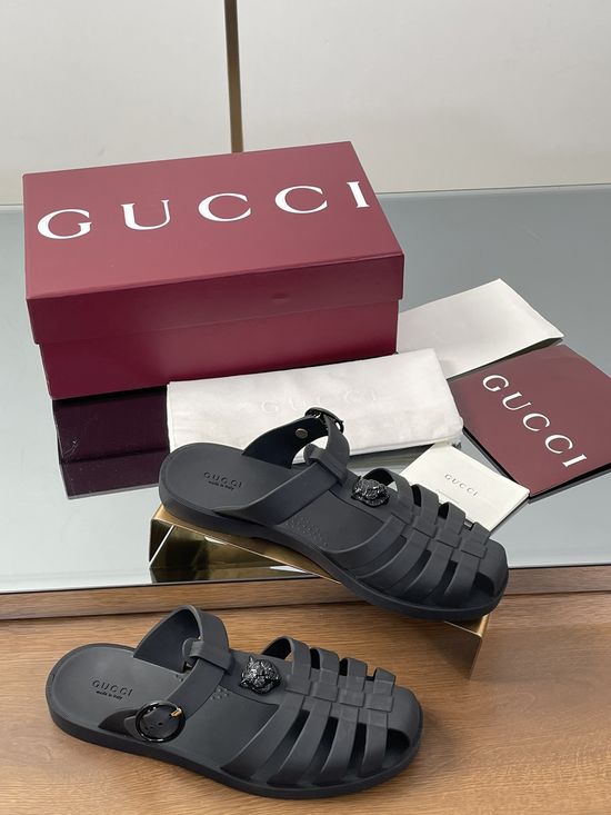 Gucci Logo Detail Rubber Sandals Comfortable Casual Footwear
