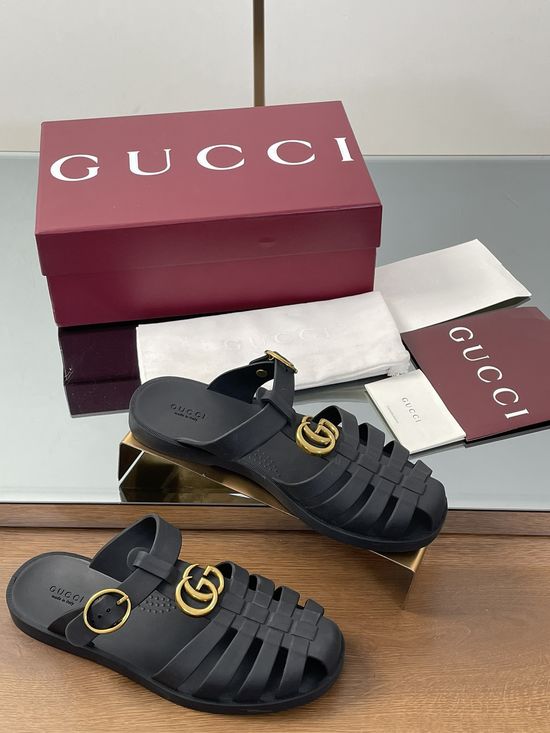 Gucci Logo Detail Rubber Sandals Comfortable Casual Footwear