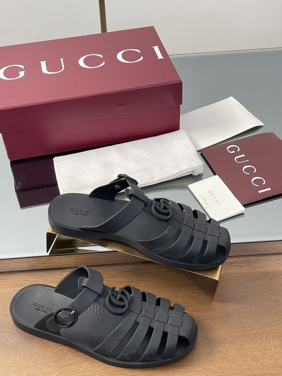 Gucci Logo Detail Rubber Sandals Comfortable Casual Footwear