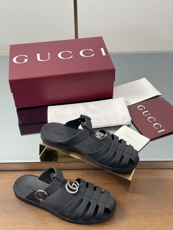 Gucci Logo Detail Rubber Sandals Comfortable Casual Footwear