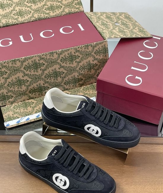 Gucci Classic Suede Casual Sneakers With Timeless Emblem Detail