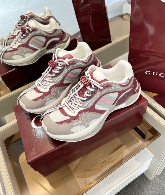 Gucci Striped Sneakers Blending Retro Vibe with Modern Tech