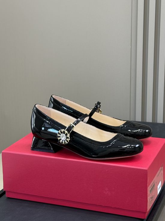 Roger Viver Retro Daisy Pattern Mary Jane Patent Leather Shoes
