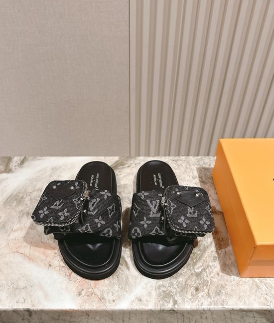 Louis Vuitton LV Stylish Removable Pouch Anti-slip Casual Slippers