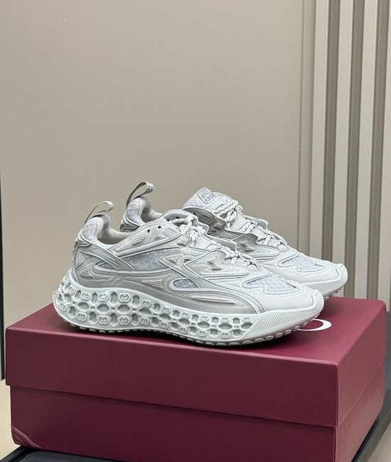 Gucci Comfortable Cushioned Height Boosting Casual Sneakers