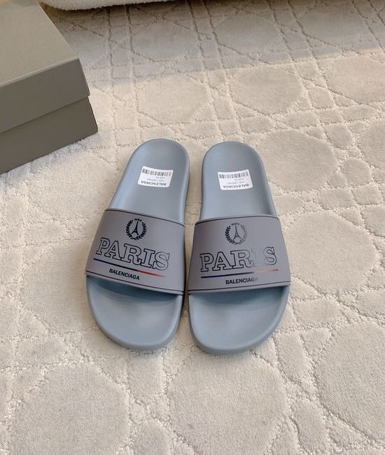 Balenciaga Casual Comfort Lightweight Beach Slide Sandals