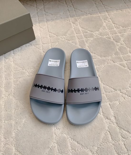 Balenciaga Casual Comfort Lightweight Beach Slide Sandals