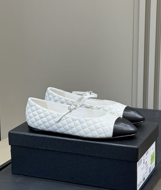 Chanel Quilted Leather Mary Janes Classic Elegant Daily Shoes