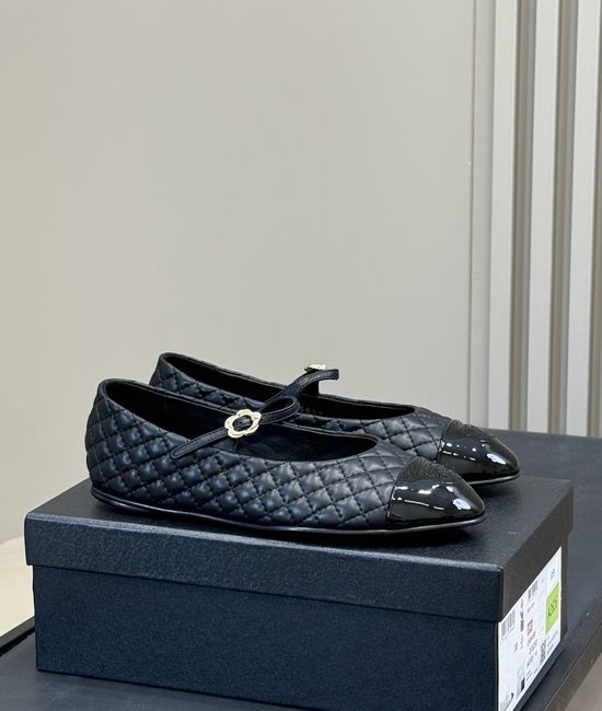 Chanel Quilted Leather Mary Janes Classic Elegant Daily Shoes