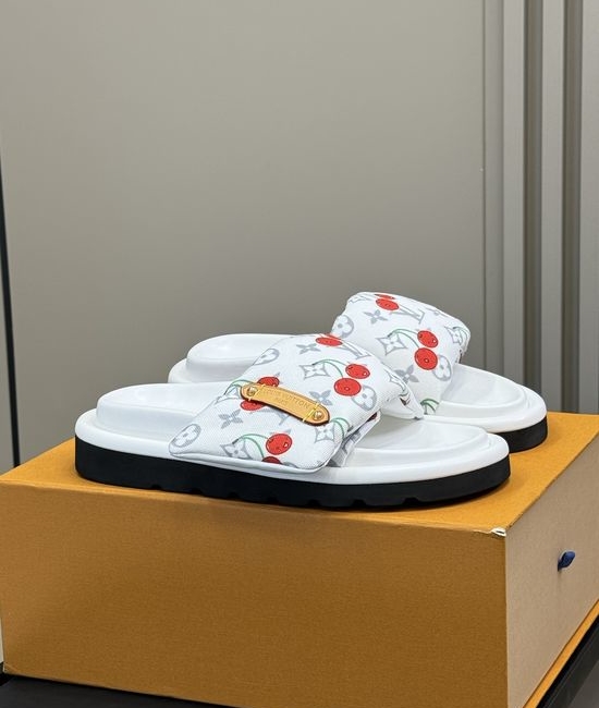 Louis Vuitton LV Lightweight Comfortable Slides Casual Summer Footwear