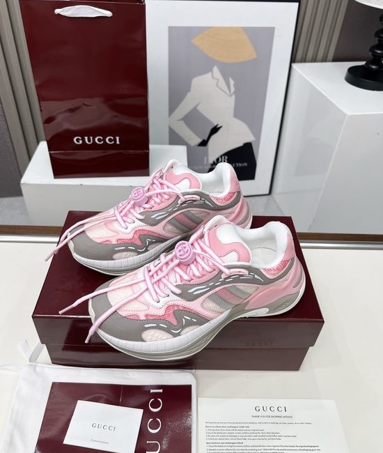 Gucci Striped Sneakers Blending Retro Vibe with Modern Tech