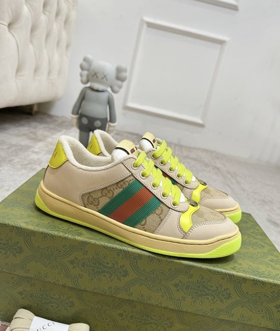 Gucci Distressed Casual Sneakers with Metal Emblem and Soft Lining