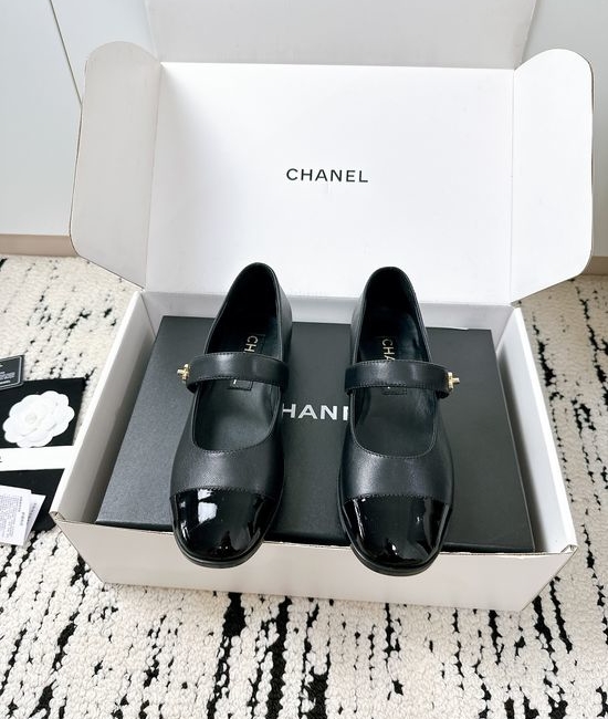 Chanel Patent Leather Mary Jane Shoes with Premium Leather Sole