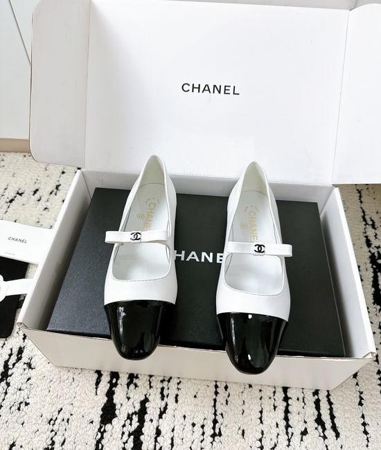 Chanel Patent Leather Mary Jane Shoes with Premium Leather Sole