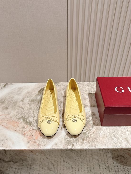 Gucci Delicate Bow Rhinestone Buckle Soft Leather Flats