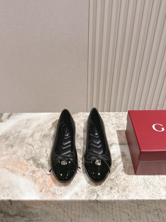 Gucci Delicate Bow Rhinestone Buckle Soft Leather Flats