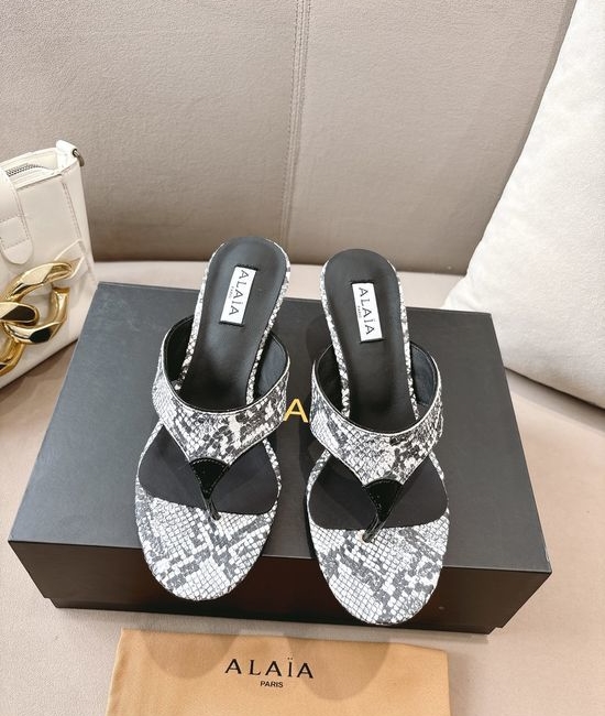 Alaia Elegant Comfortable Kitten Heel Soft Genuine Leather Shoes