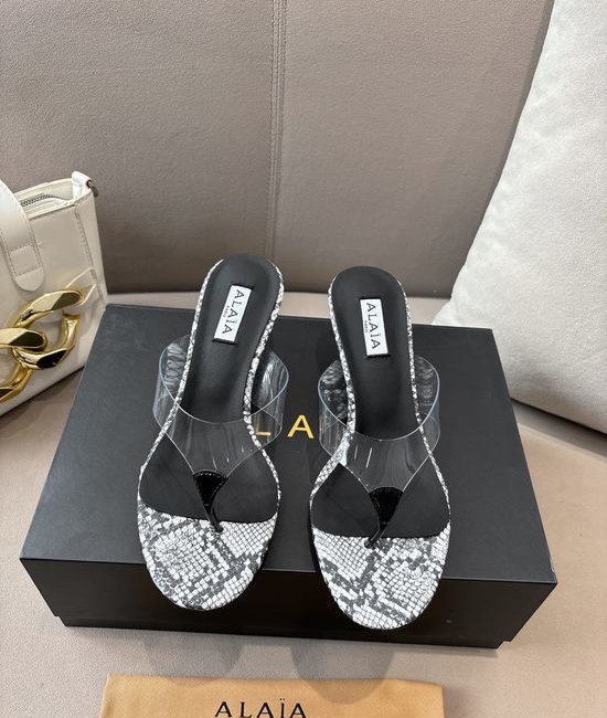 Alaia Elegant Comfortable Kitten Heel Soft Genuine Leather Shoes