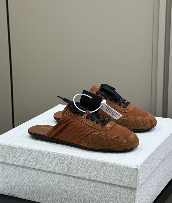 Prada Ultra-lightweight Sneakers Comfortable Stylish Daily