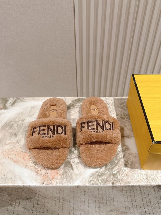 Fendi Premium Wool Slippers Warm Non-slip Daily Wear