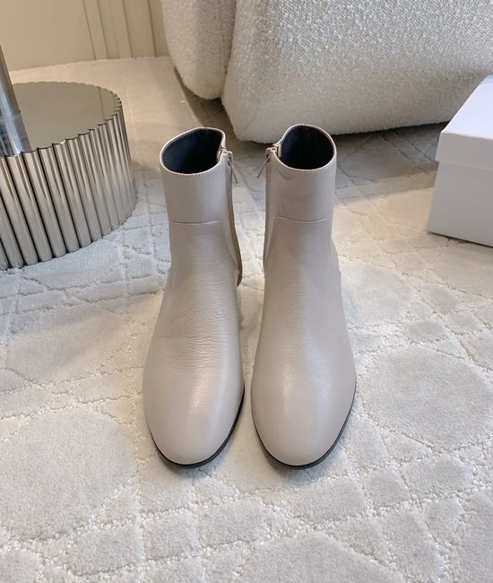The Row Minimalist Comfortable Leather Short Boots