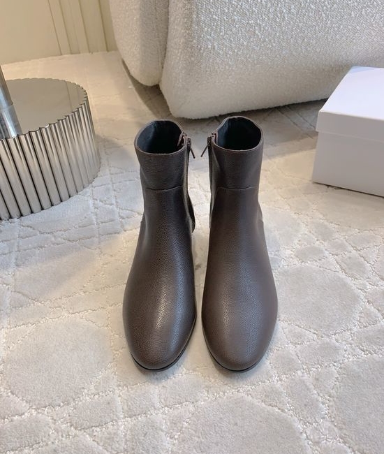 The Row Minimalist Comfortable Leather Short Boots