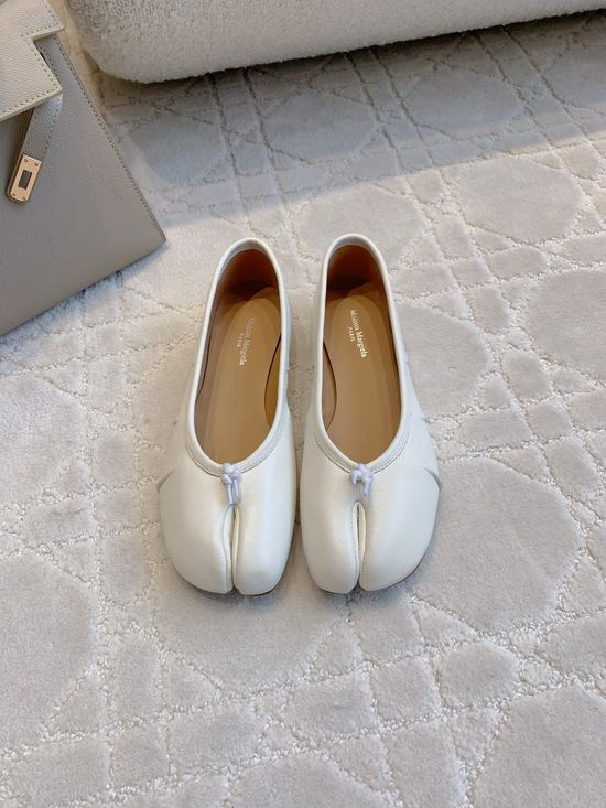 Maison Margiela Soft Split Toe Leather Casual Ballet Flats
